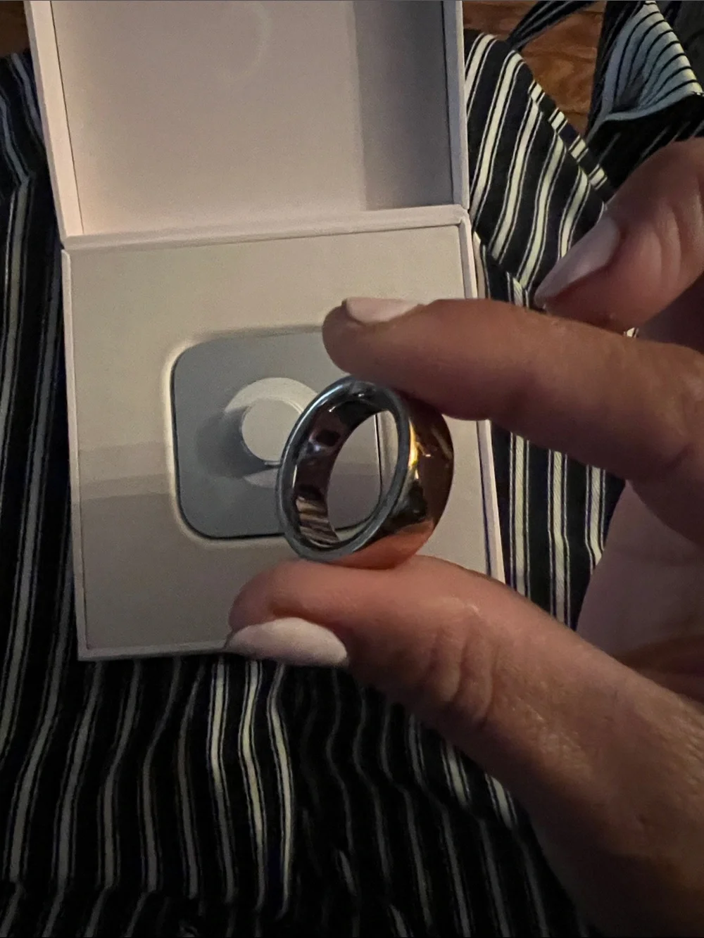 Oura 4 Ring Rose Gold (size8)